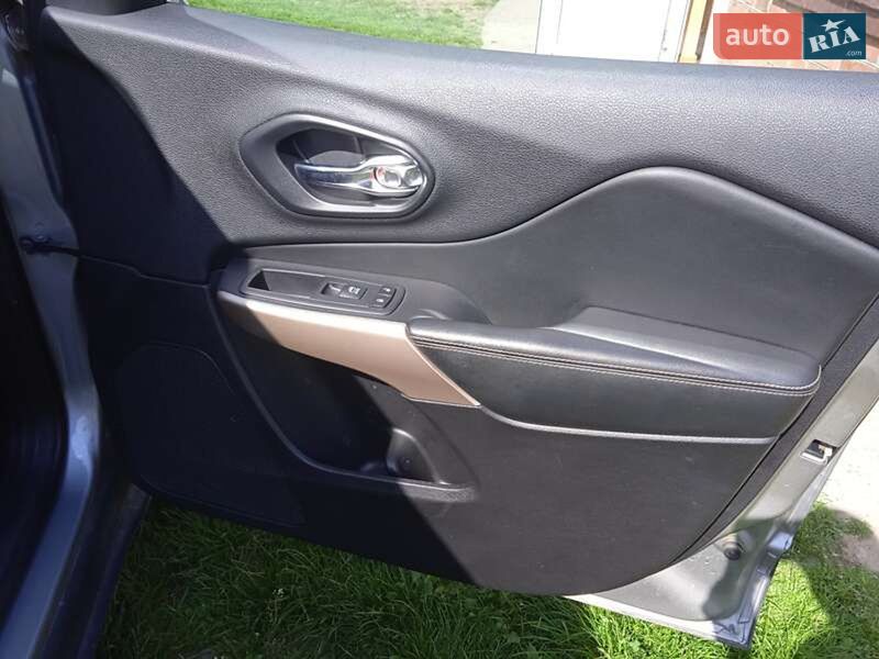 Внедорожник / Кроссовер Jeep Cherokee 2017 в Хмельницком фото 5 Внедорожник / Кроссовер Jeep Cherokee 2017 в Хмельницком