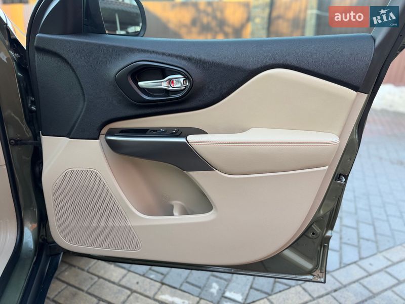 Внедорожник / Кроссовер Jeep Cherokee 2020 в Виннице