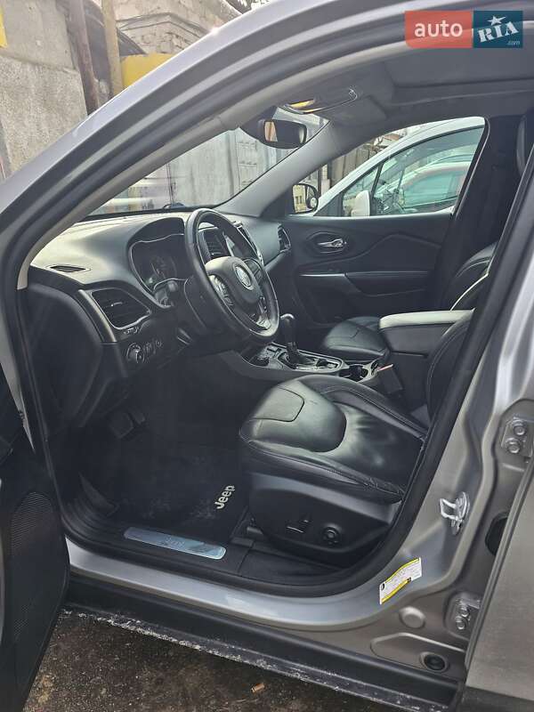 Внедорожник / Кроссовер Jeep Cherokee 2018 в Харькове