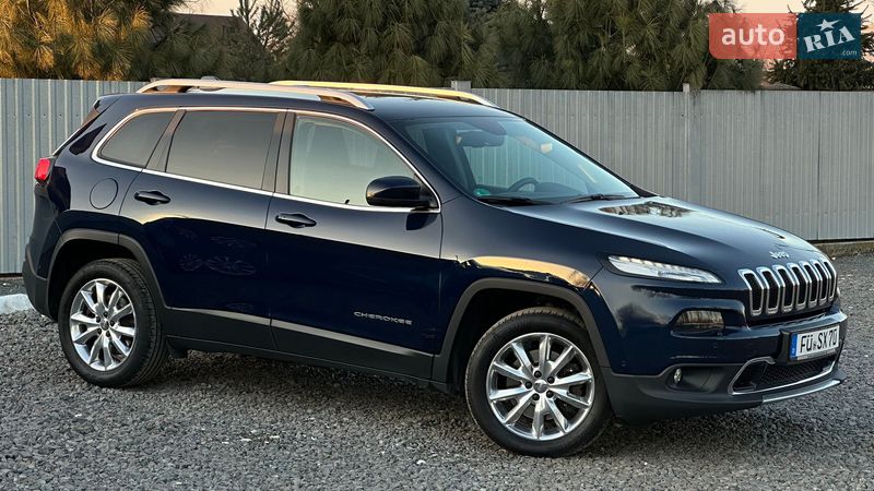 Внедорожник / Кроссовер Jeep Cherokee 2015 в Самборе