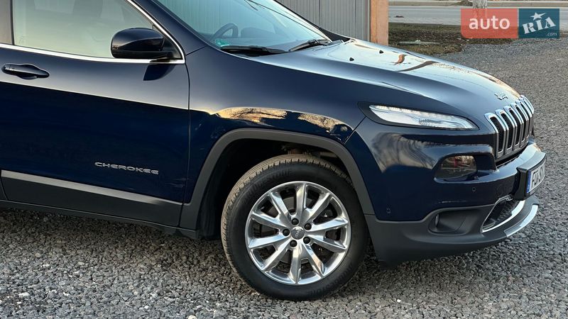 Внедорожник / Кроссовер Jeep Cherokee 2015 в Самборе