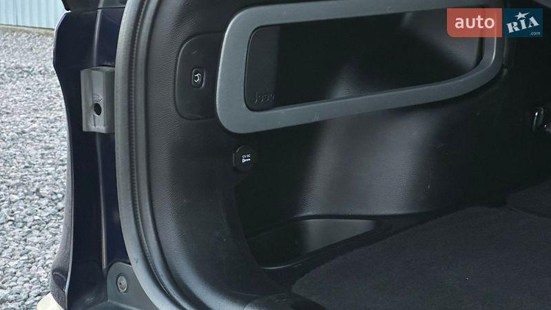 Внедорожник / Кроссовер Jeep Cherokee 2015 в Самборе