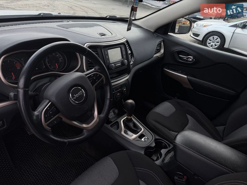 Внедорожник / Кроссовер Jeep Cherokee 2017 в Лубнах
