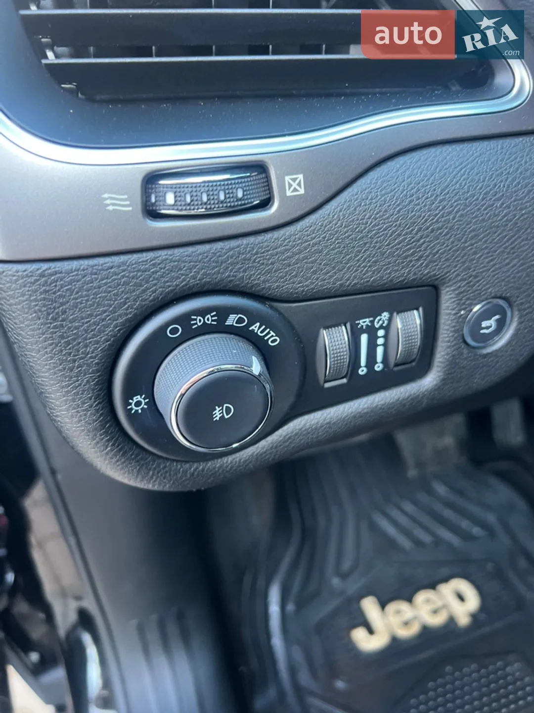 2021 Jeep Cherokee - мініатюра 16