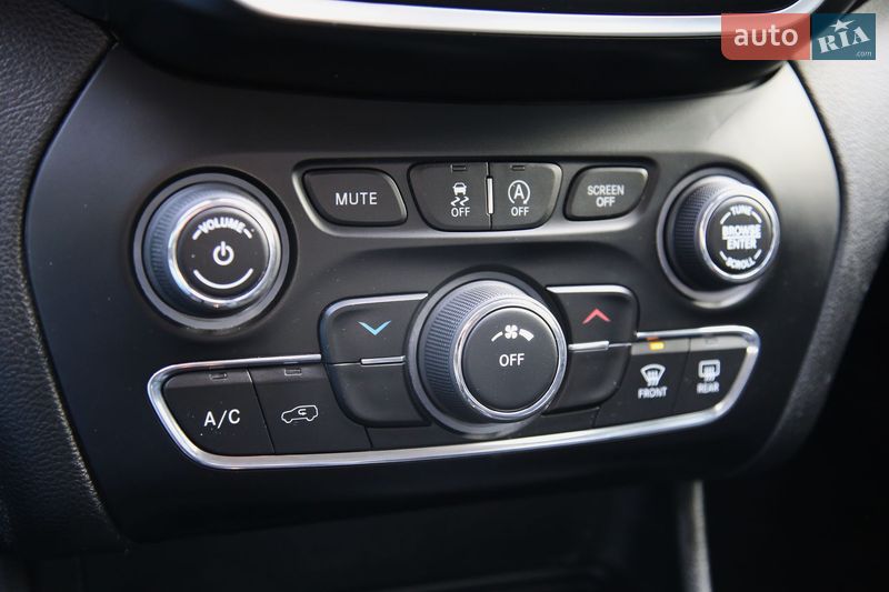 Внедорожник / Кроссовер Jeep Cherokee 2018 в Харькове