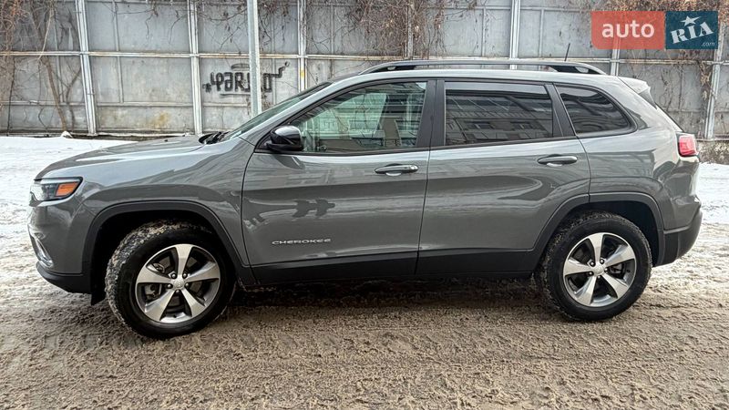 Позашляховик / Кросовер Jeep Cherokee 2022 в Києві