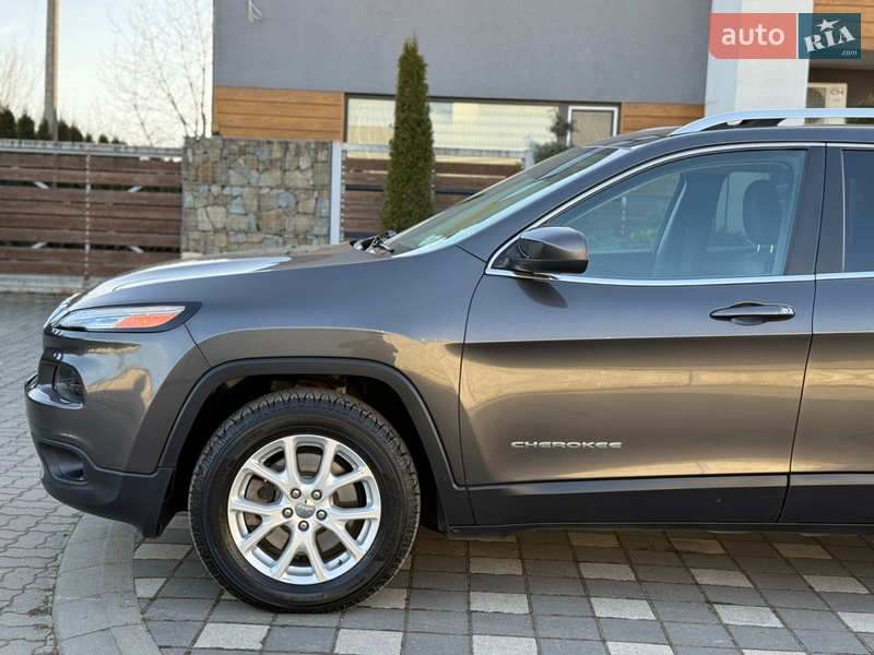 Внедорожник / Кроссовер Jeep Cherokee 2016 в Стрые