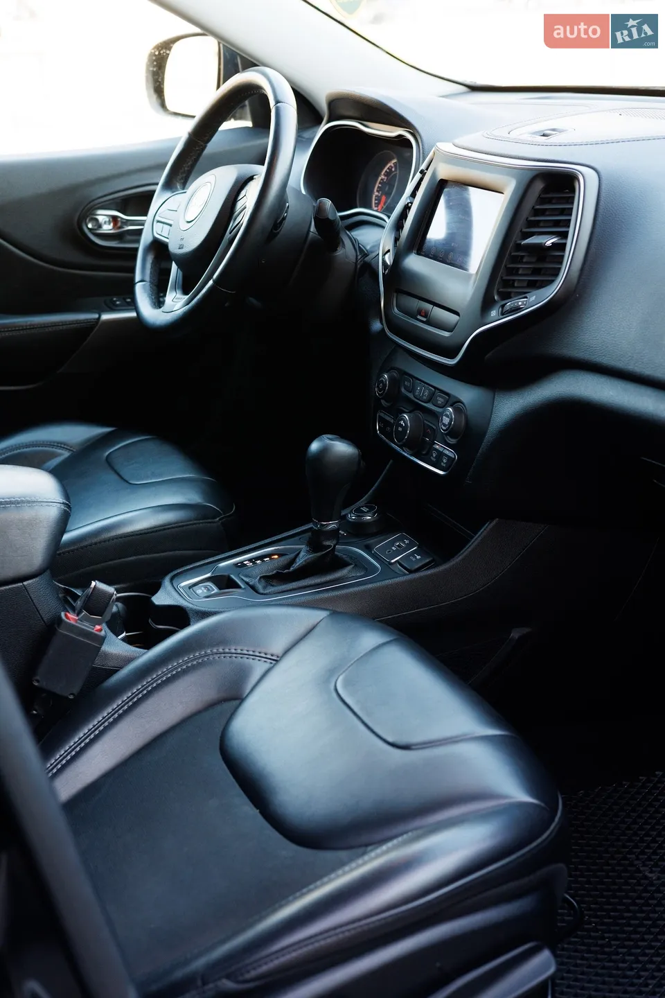 2018 Jeep Cherokee - мініатюра 14
