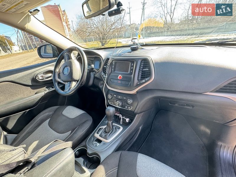 Внедорожник / Кроссовер Jeep Cherokee 2014 в Борисполе