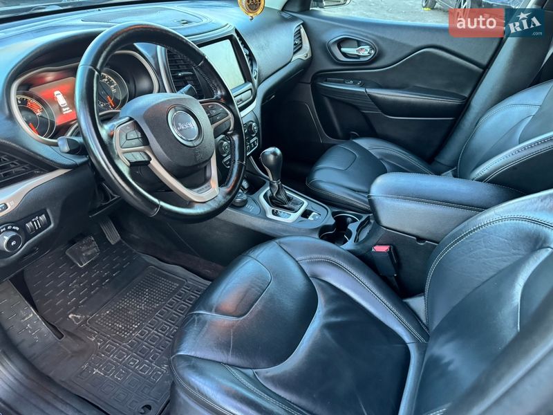 Внедорожник / Кроссовер Jeep Cherokee 2015 в Днепре