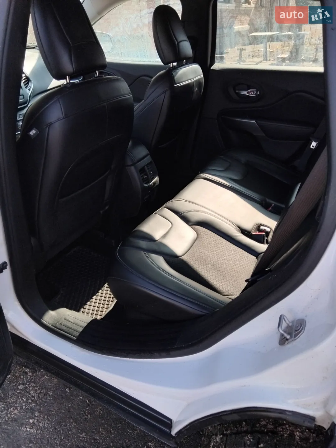 2019 Jeep Cherokee - мініатюра 9
