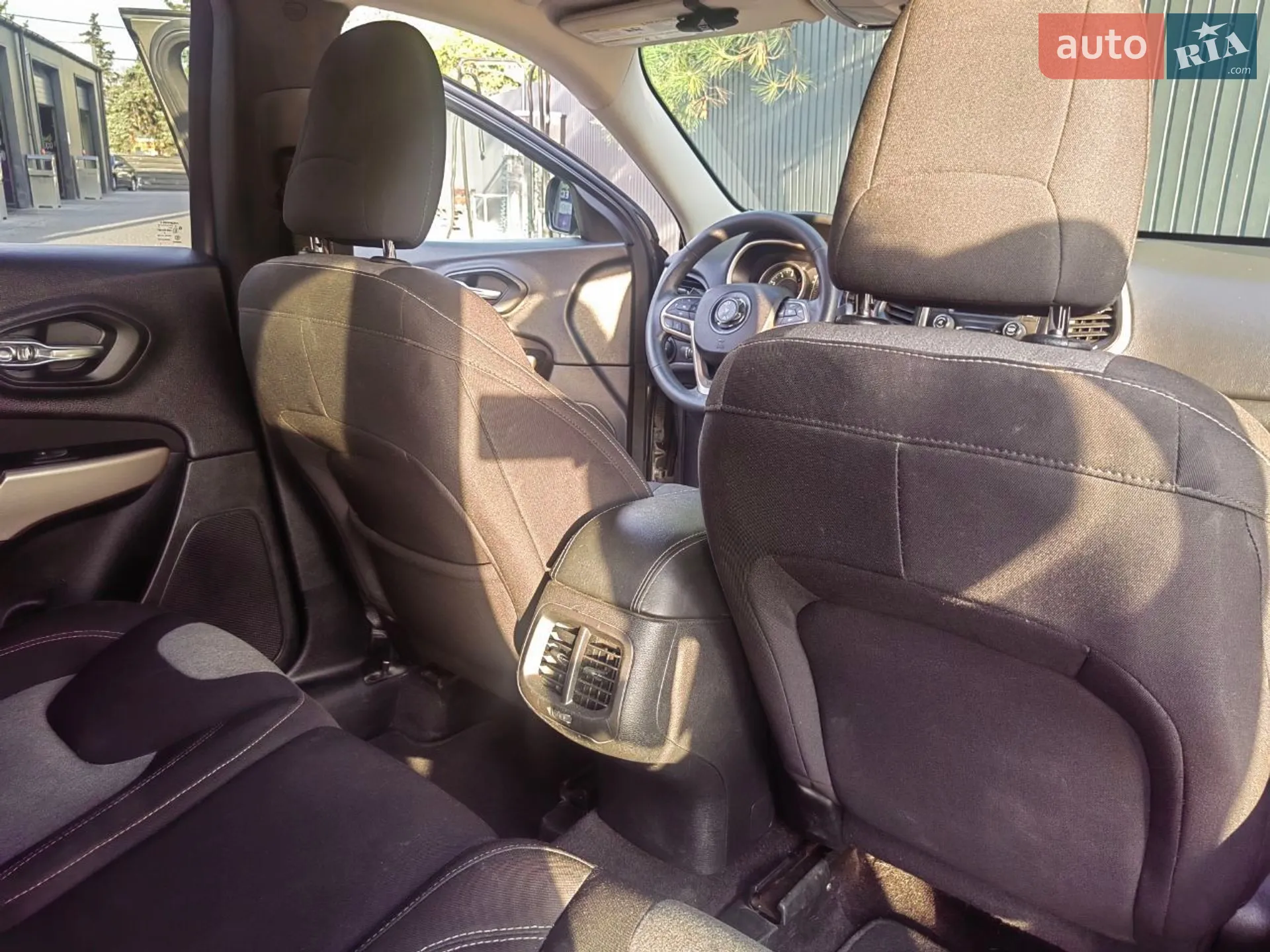 2016 Jeep Cherokee - мініатюра 12