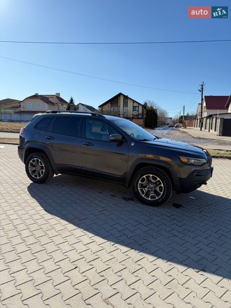 Внедорожник / Кроссовер Jeep Cherokee 2019 в Хмельницком