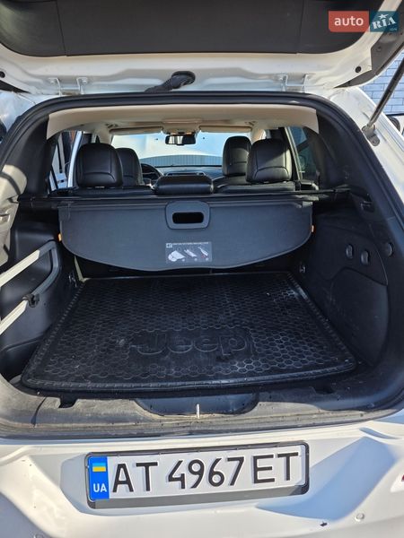 Внедорожник / Кроссовер Jeep Cherokee 2016 в Городенке