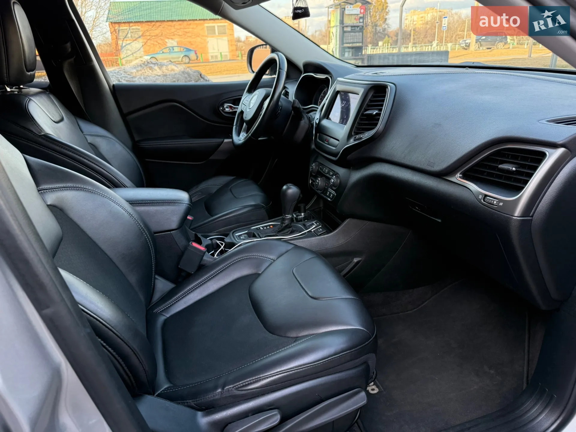 2018 Jeep Cherokee - мініатюра 61