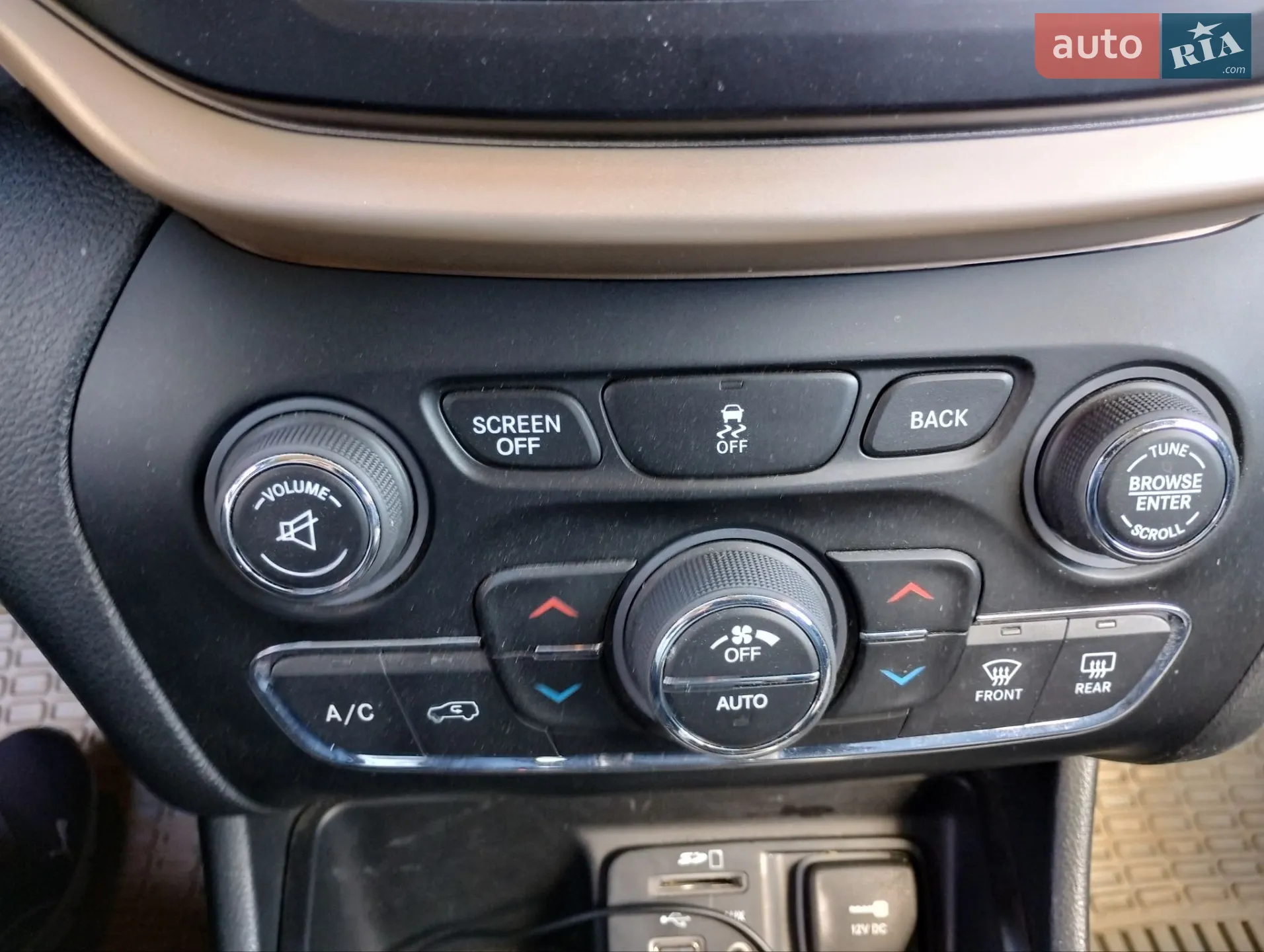 2015 Jeep Cherokee - мініатюра 10