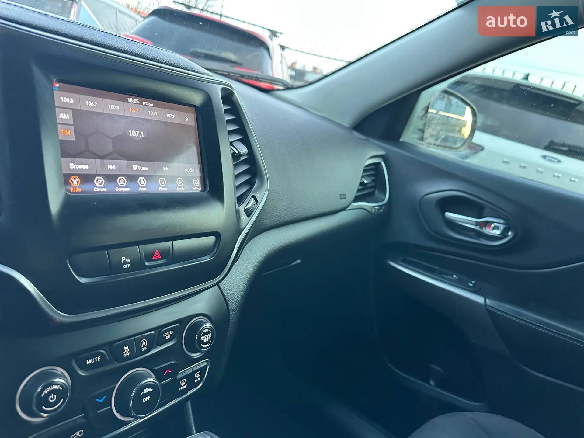 2020 Jeep Cherokee - мініатюра 26