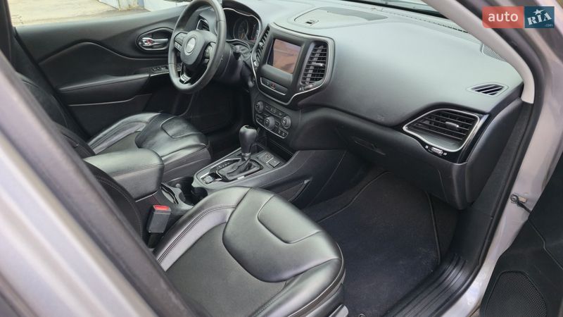 Внедорожник / Кроссовер Jeep Cherokee 2020 в Виннице