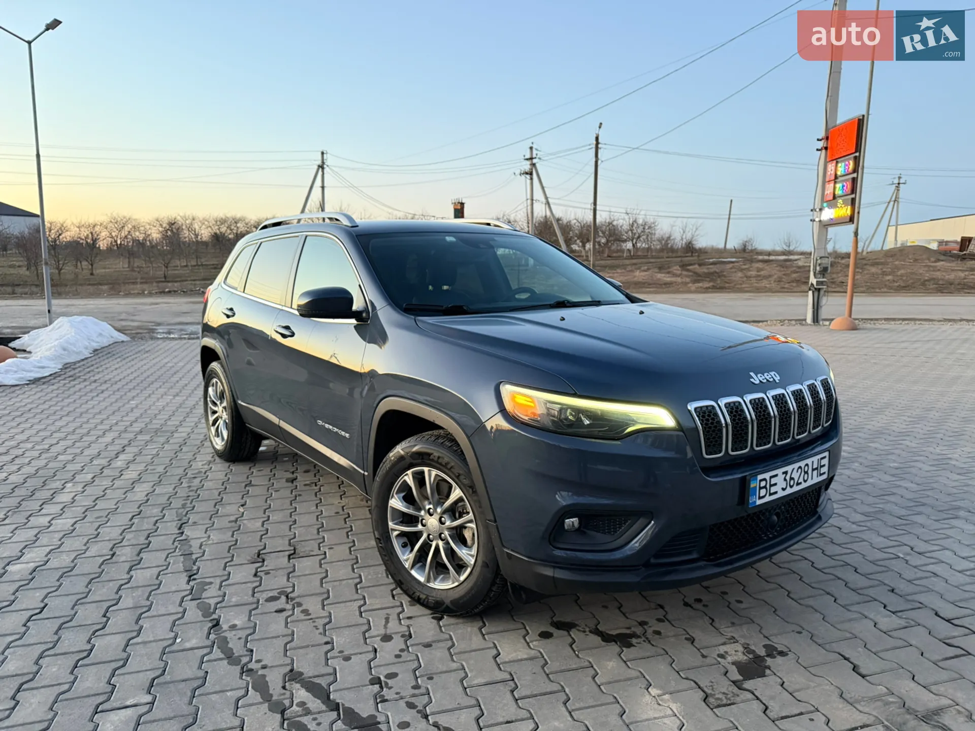 2020 Jeep Cherokee - мініатюра 5