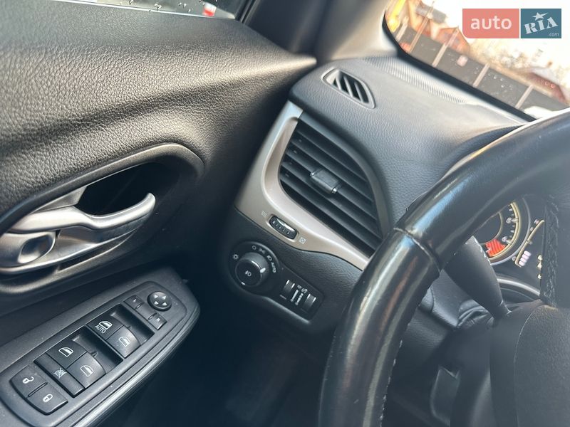 Внедорожник / Кроссовер Jeep Cherokee 2015 в Хмельницком фото 17 Внедорожник / Кроссовер Jeep Cherokee 2015 в Хмельницком