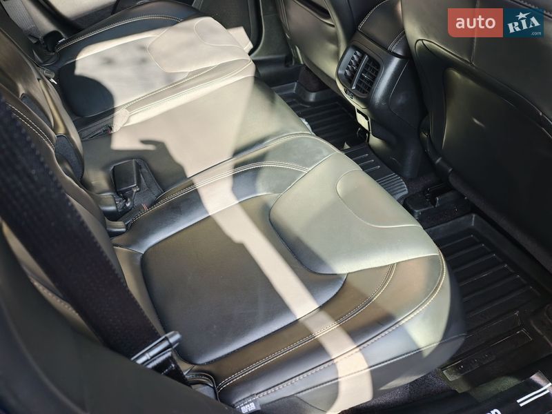 Внедорожник / Кроссовер Jeep Cherokee 2017 в Киеве