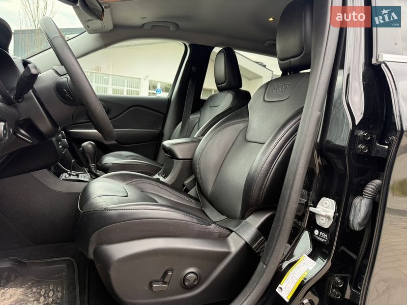 Внедорожник / Кроссовер Jeep Cherokee 2022 в Бердичеве