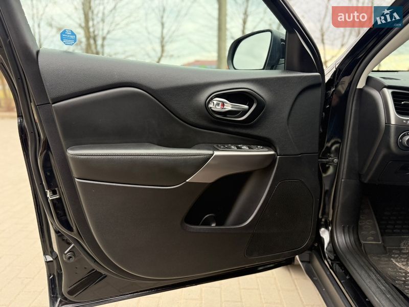 Внедорожник / Кроссовер Jeep Cherokee 2022 в Бердичеве