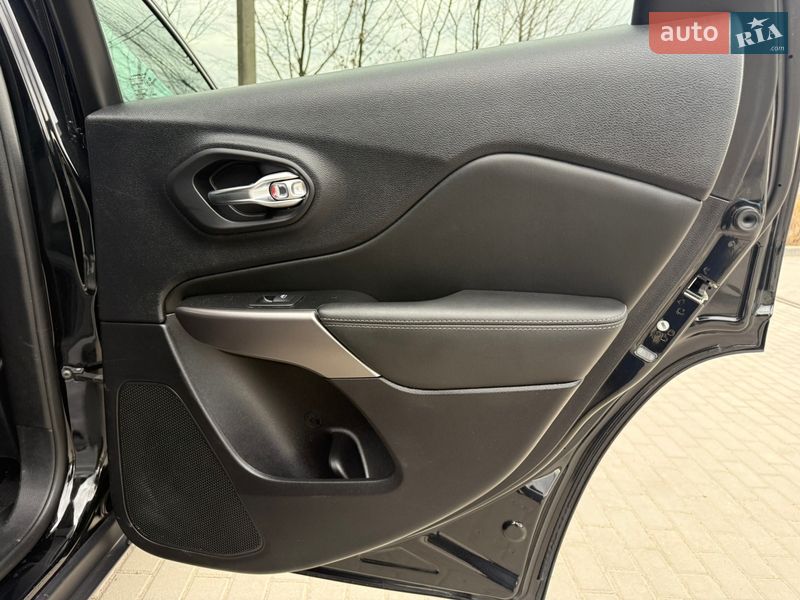 Внедорожник / Кроссовер Jeep Cherokee 2022 в Бердичеве