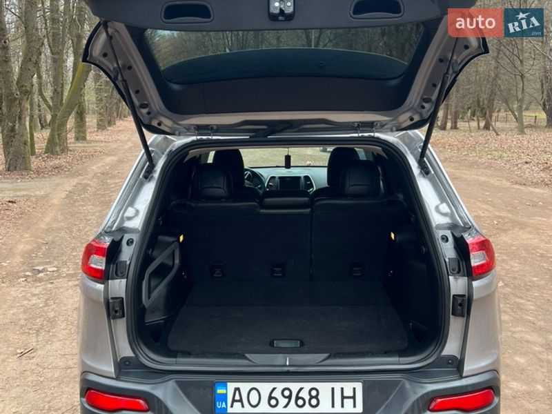 Внедорожник / Кроссовер Jeep Cherokee 2017 в Львове