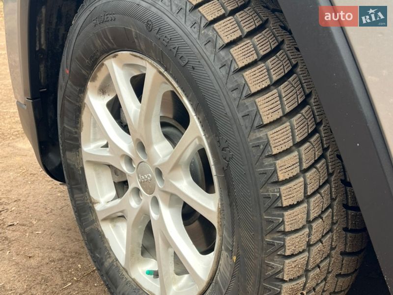 Внедорожник / Кроссовер Jeep Cherokee 2017 в Львове