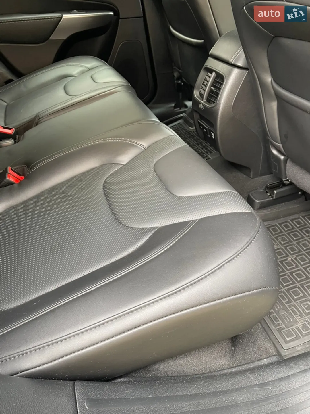 2019 Jeep Cherokee - мініатюра 14