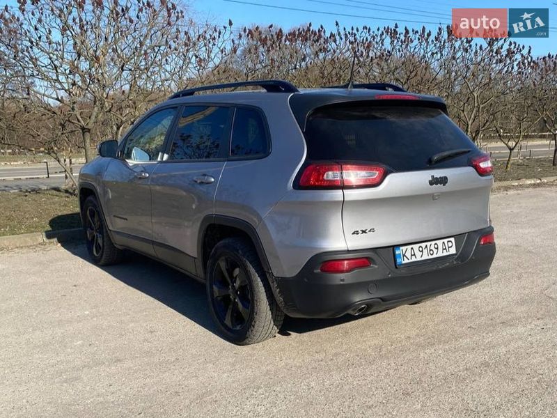 Внедорожник / Кроссовер Jeep Cherokee 2017 в Сумах