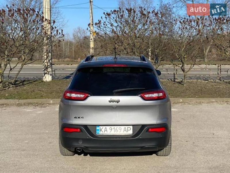 Внедорожник / Кроссовер Jeep Cherokee 2017 в Сумах