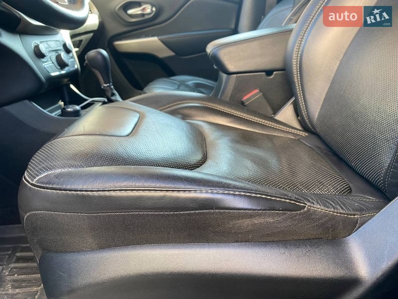 Внедорожник / Кроссовер Jeep Cherokee 2017 в Сумах