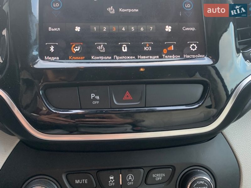 Внедорожник / Кроссовер Jeep Cherokee 2019 в Хмельницком