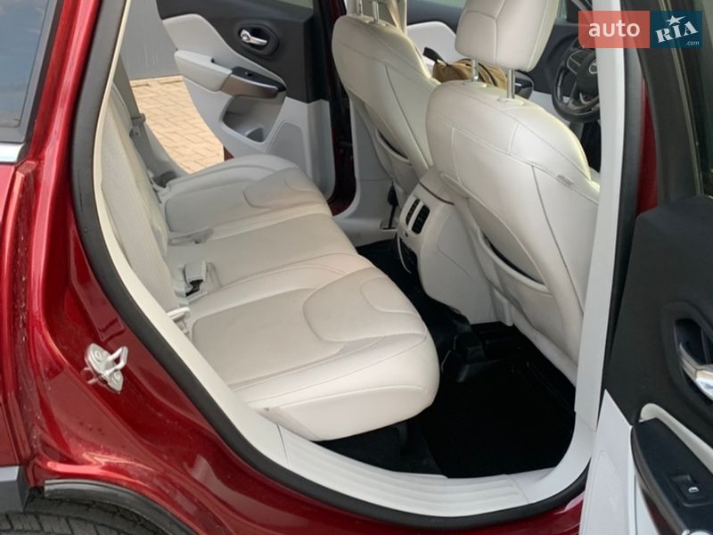 Внедорожник / Кроссовер Jeep Cherokee 2019 в Хмельницком