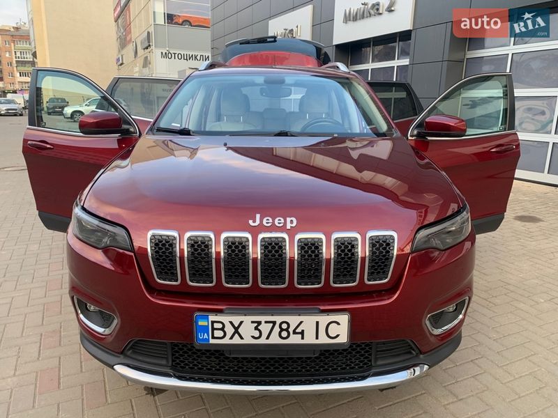 Внедорожник / Кроссовер Jeep Cherokee 2019 в Хмельницком