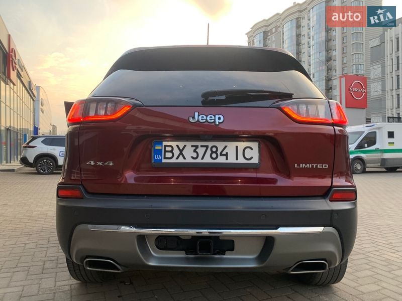 Внедорожник / Кроссовер Jeep Cherokee 2019 в Хмельницком
