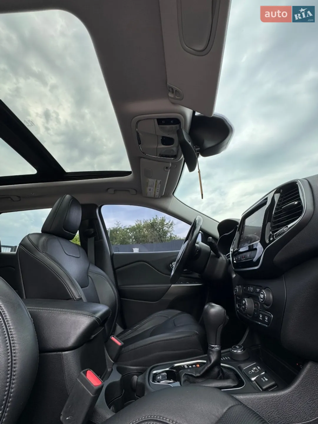 2020 Jeep Cherokee - мініатюра 13