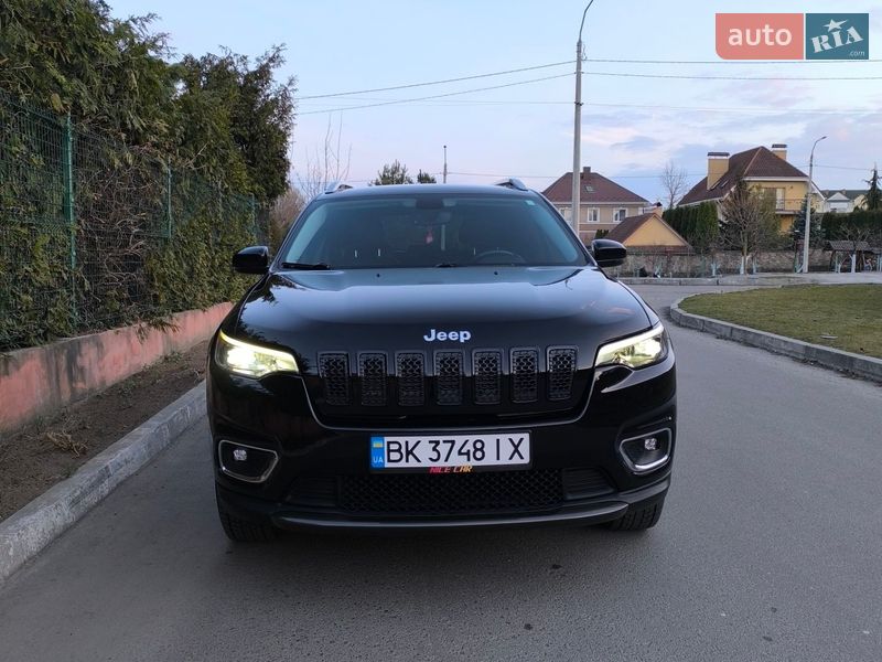 Позашляховик / Кросовер Jeep Cherokee 2020 в Рівному