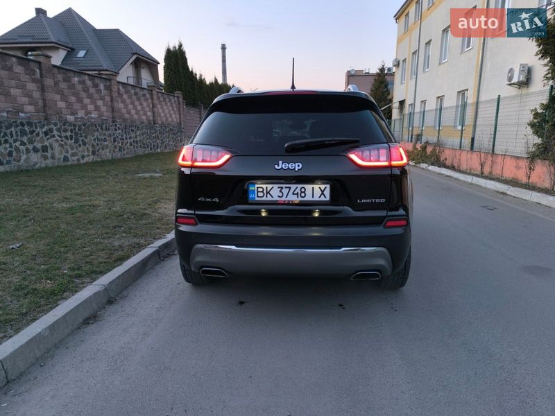 Позашляховик / Кросовер Jeep Cherokee 2020 в Рівному