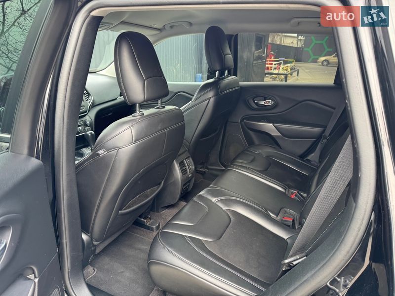 Внедорожник / Кроссовер Jeep Cherokee 2018 в Киеве