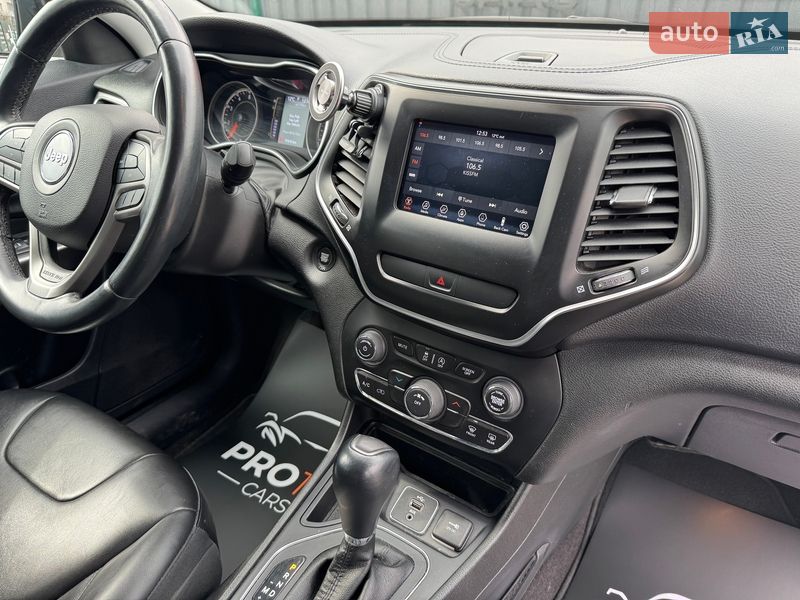 Внедорожник / Кроссовер Jeep Cherokee 2018 в Киеве