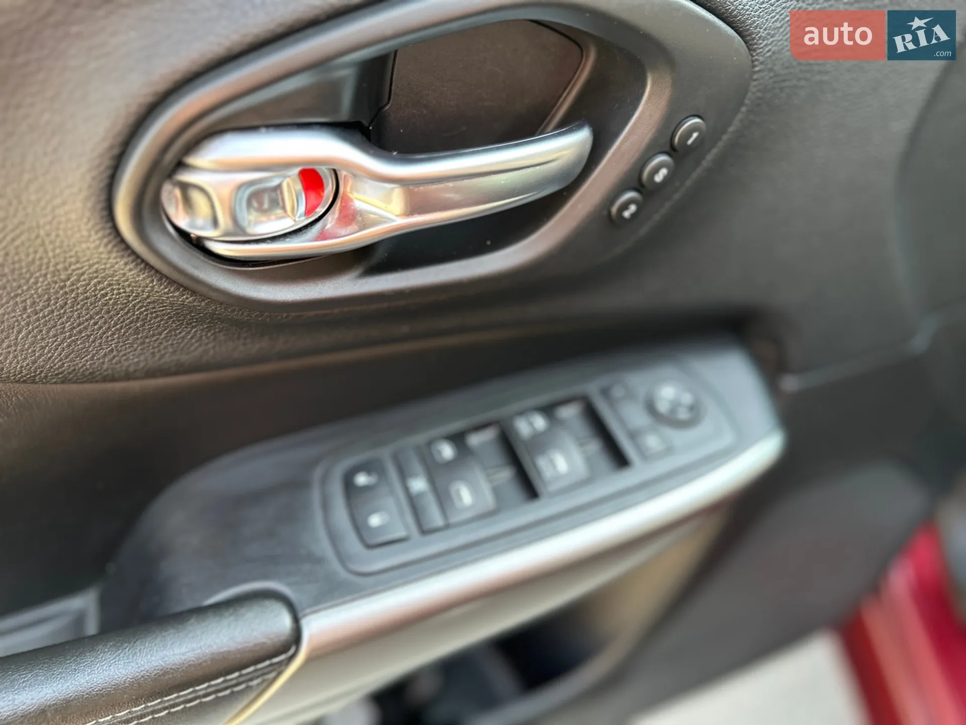 2019 Jeep Cherokee - мініатюра 8