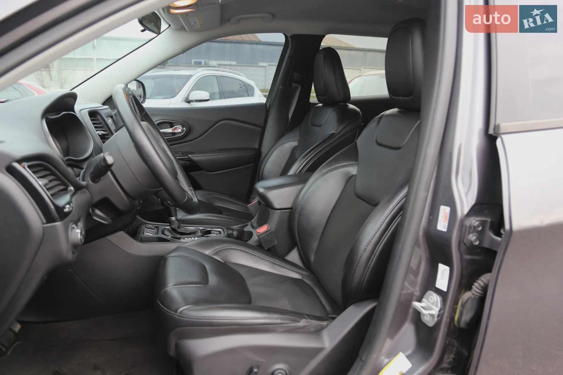 2019 Jeep Cherokee - мініатюра 19
