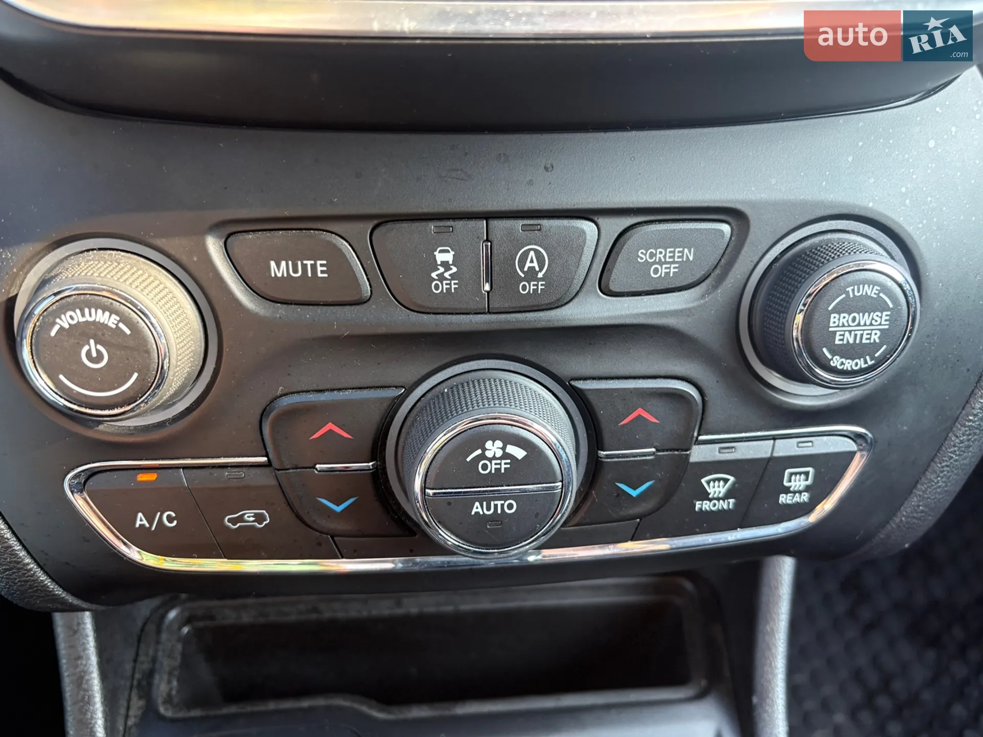 2019 Jeep Cherokee - мініатюра 15