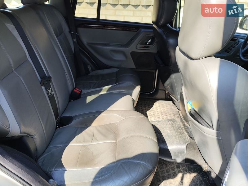 Позашляховик / Кросовер Jeep Cherokee 2005 в Заставній