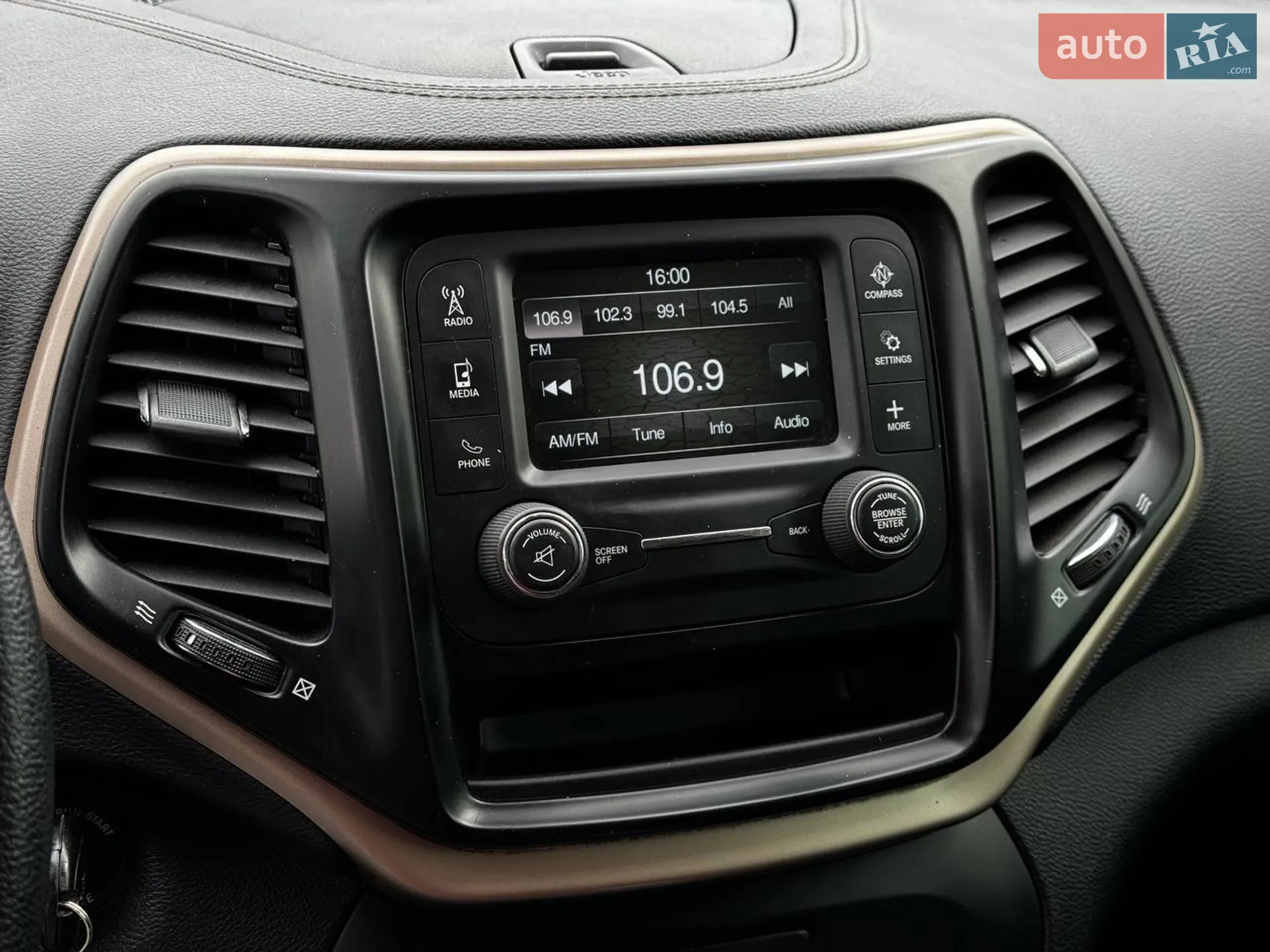 2014 Jeep Cherokee - мініатюра 4