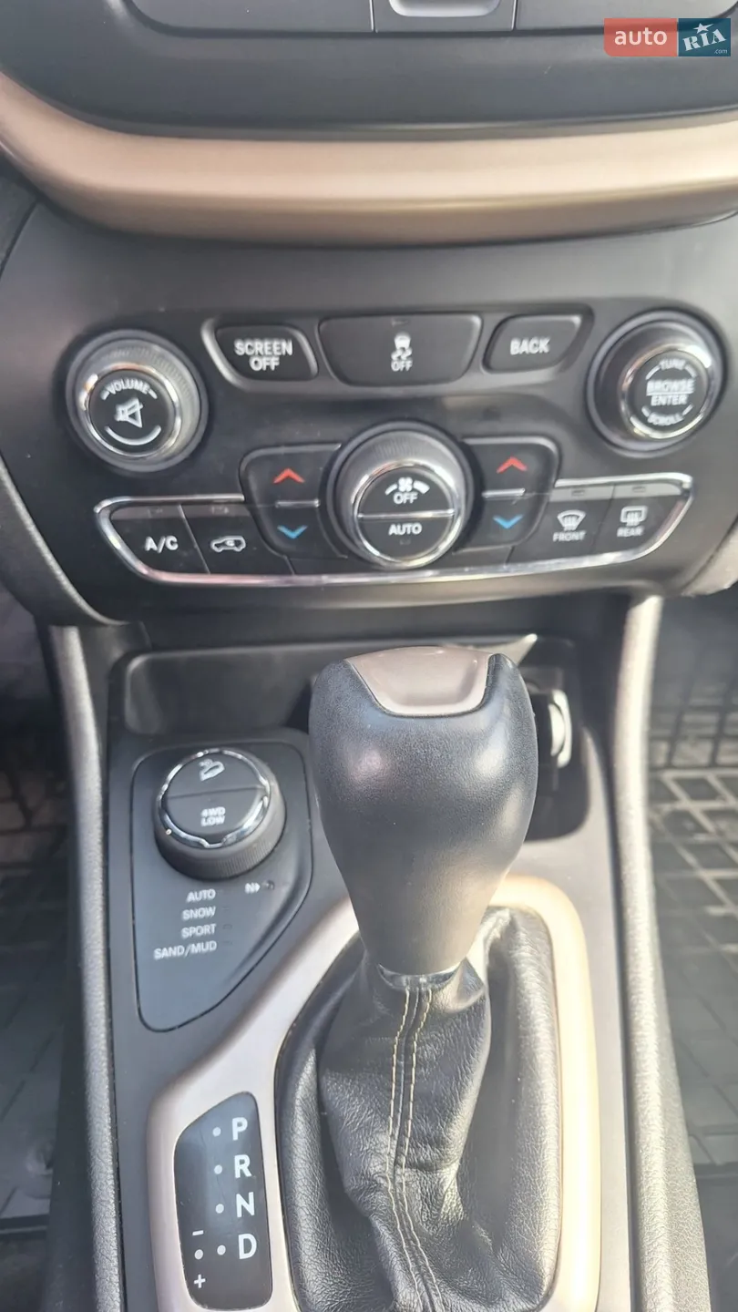 2017 Jeep Cherokee - мініатюра 17