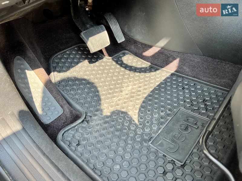 Внедорожник / Кроссовер Jeep Cherokee 2016 в Киеве фото 32 Внедорожник / Кроссовер Jeep Cherokee 2016 в Киеве